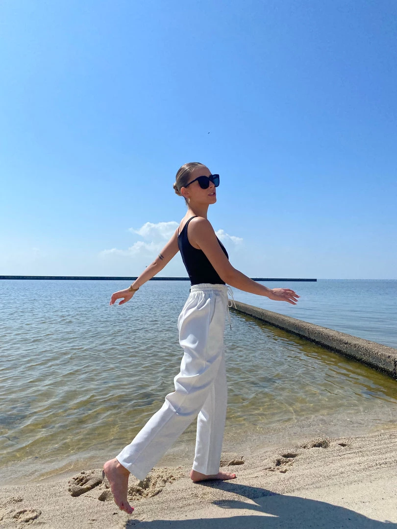 Au Darling White Drawstring Joggers