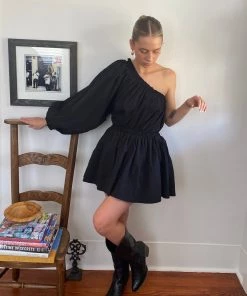 Au Darling Black One Shoulder Blouse