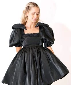 Selkie The Da Vinci Puff In Caviar Clothing